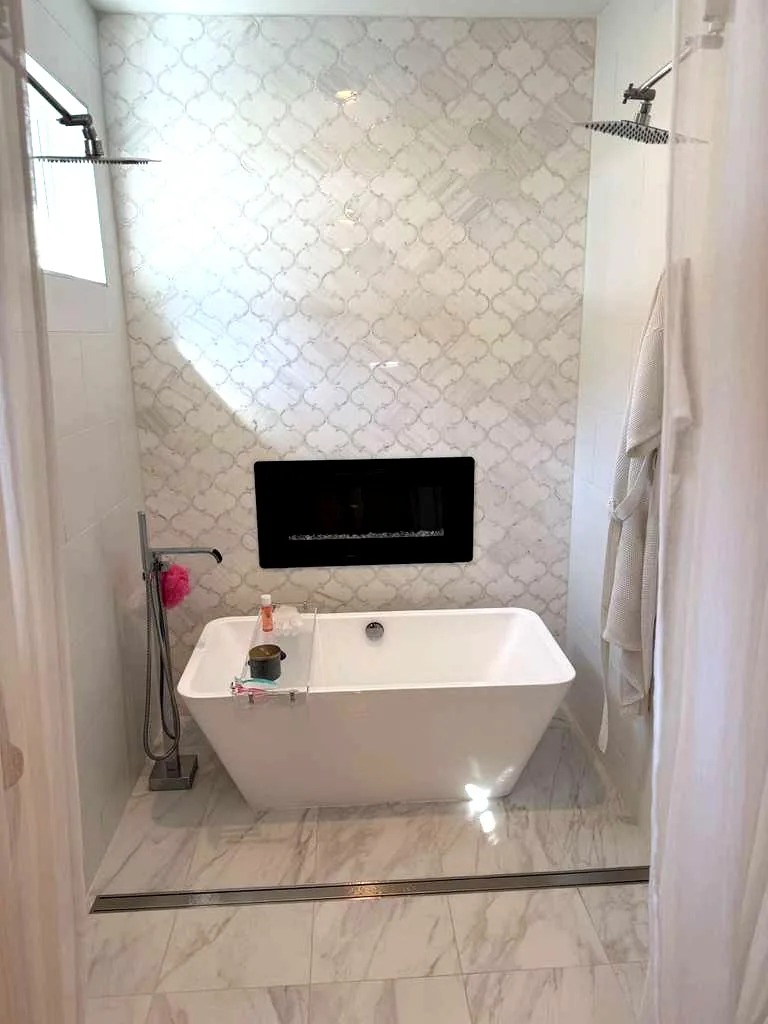 Marble-look hex bathroom floor tile in Jacksonville
